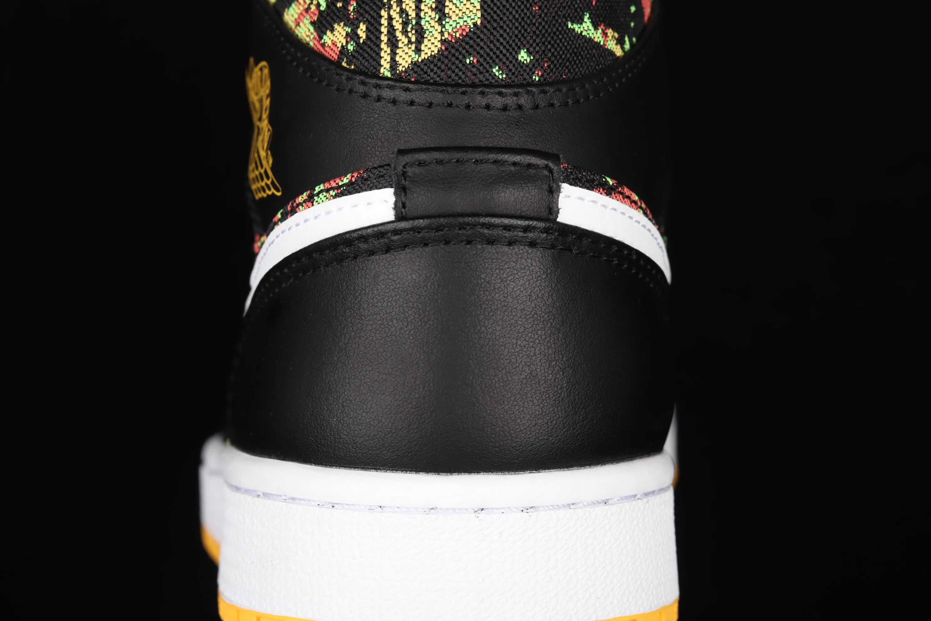 All categories Air Jordan Jordan series basketball shoes Air Jordan 1 Mid Air Jordan 1 Mid SE AJ1 Joe 1 floral black China basketball shoes 555112-003